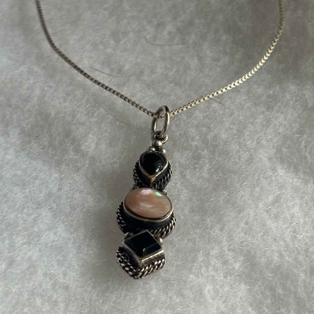 Vintage Sterling Silver 925 Onyx Mother of Pearl Necklace - Picture 14 of 15